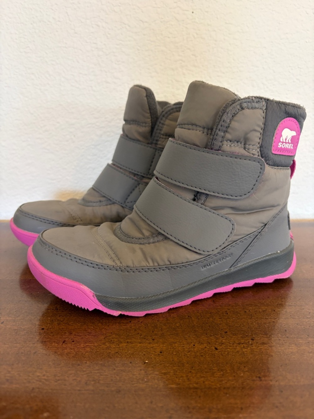 Sorel Kids Whitney II Gray and Pink Hook-and-Loop Snow Boots 13